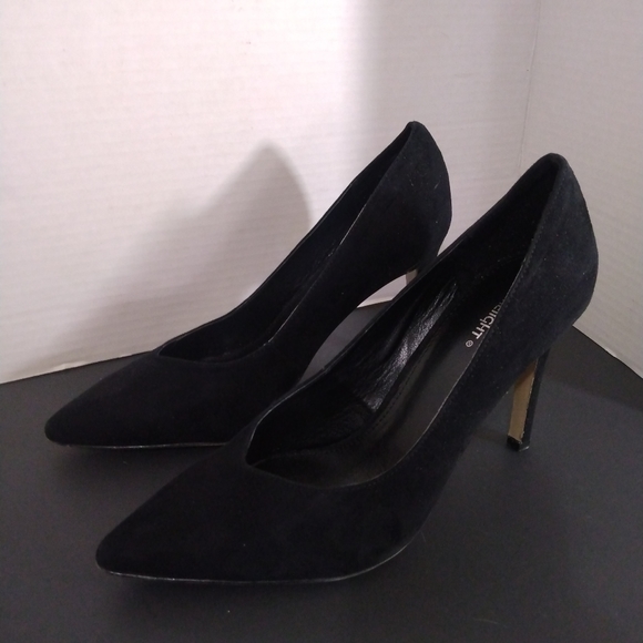 Limelight Victory Pump Heels - Picture 4 of 7